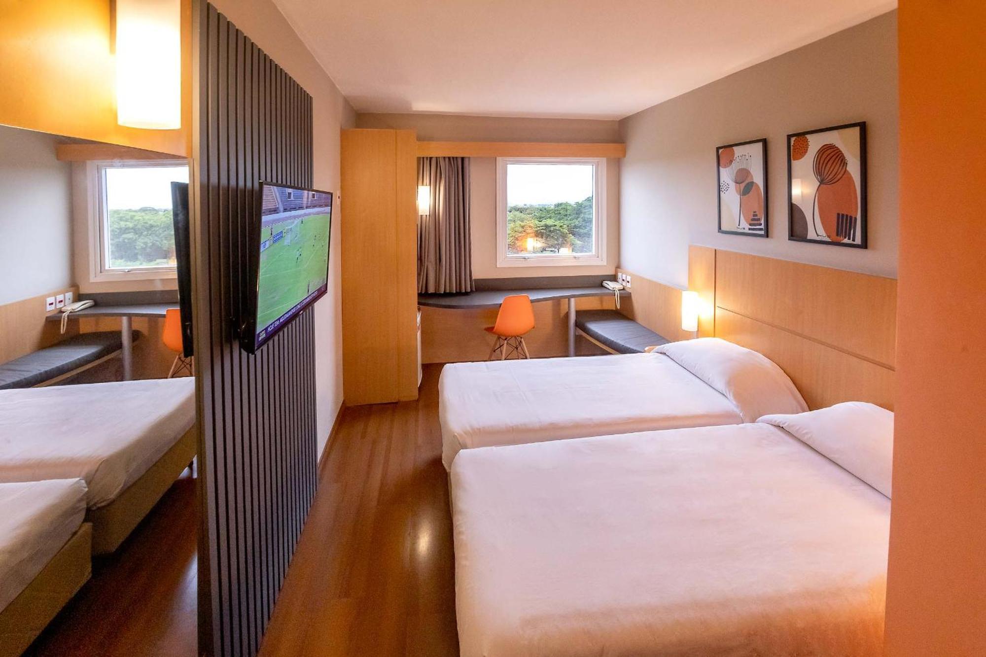 Hus Hotel Dourados