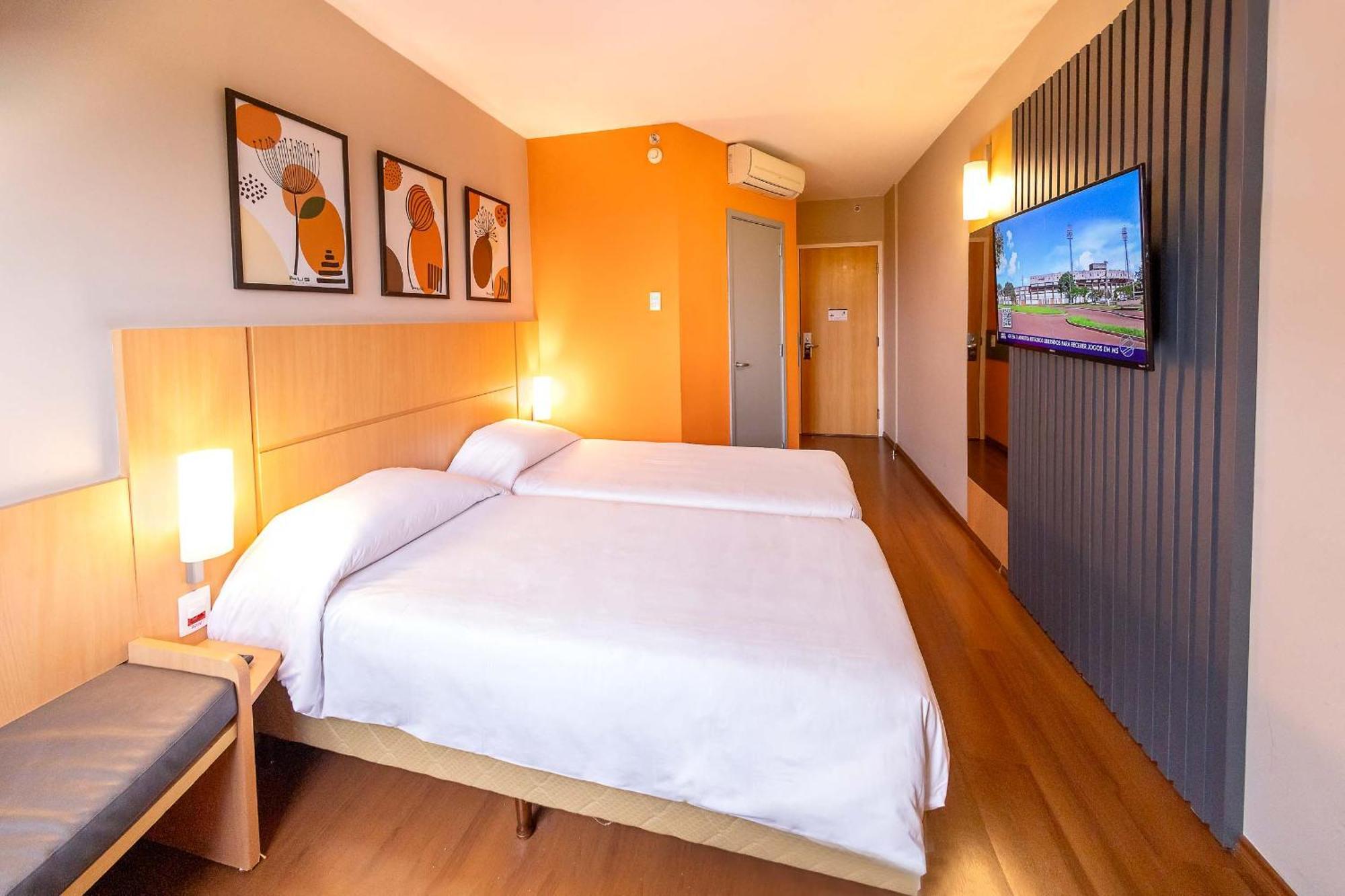 Hotel Hus Dourados